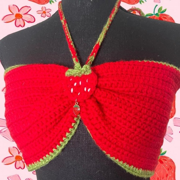 crocheted strawberry mini skirt and halter top set size small - Picture 4 of 7